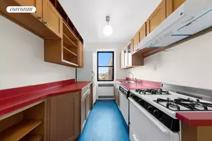 25-40 31st Ave, New York City, NY 11106 - Photo 7