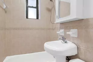 21-28 35th St, New York City, NY 11105 - Photo 7