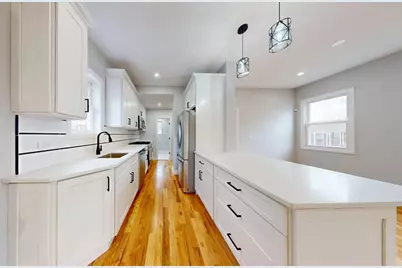 136-11 Brookville Boulevard, New York City, NY 11422 - Photo 7