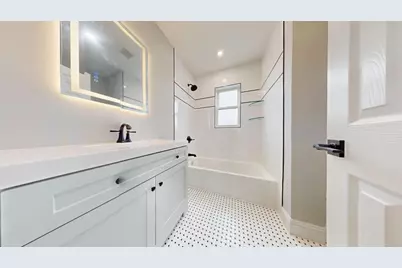 136-11 Brookville Boulevard, New York City, NY 11422 - Photo 21