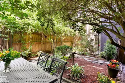 258 W 12th Street, New York City, NY 10014 - Photo 9