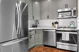 129B Degraw St, New York City, NY 11231 - Photo 3