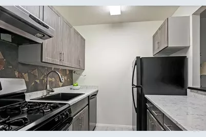 445 W 19th Street #2F, New York, NY 10011 - Photo 27