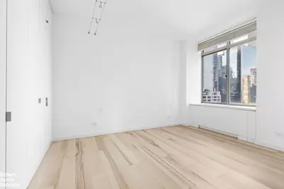 236 E 47th Street #16C, New York City, NY 10017 - Photo 5