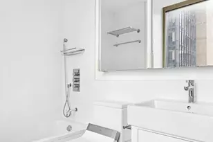 236 E 47th St, New York City, NY 10017 - Photo 13