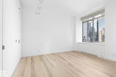 236 E 47th Street #16C, New York City, NY 10017 - Photo 5
