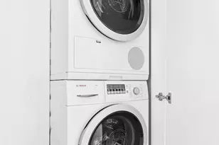 236 E 47th St, New York City, NY 10017 - Photo 11