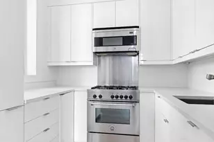 236 E 47th St, New York City, NY 10017 - Photo 11