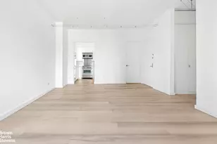 236 E 47th St, New York City, NY 10017 - Photo 3