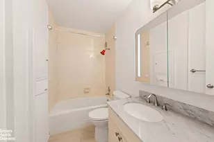 300 E 40th St, New York City, NY 10016 - Photo 5