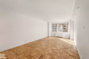 300 E 40th St, New York, NY 10016 - Photo 3