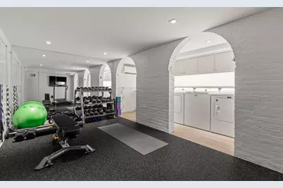 116 E 70th Street, New York City, NY 10021 - Photo 21