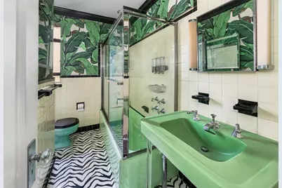 255 W 23rd Street #5DE, New York, NY 10011 - Photo 11