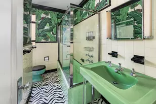 255 W 23rd St, New York City, NY 10011 - Photo 11