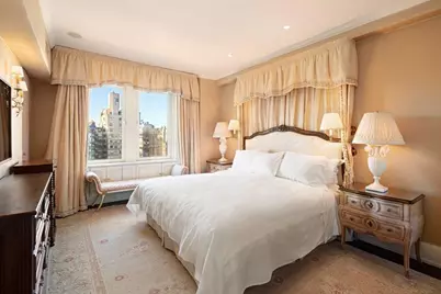 35 E 76th Street #1604, New York City, NY 10021 - Photo 3