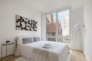 135 E 47th St, New York, NY 10017 - Photo 23