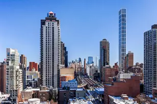 200 E 61st St, New York City, NY 10065 - Photo 7