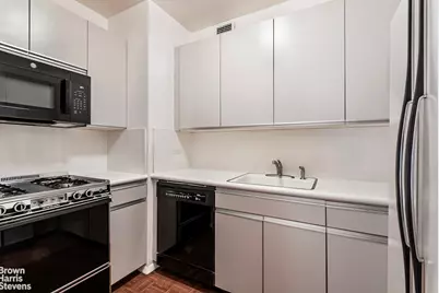 200 E 61st Street #17A, New York City, NY 10065 - Photo 5