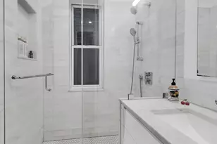 323 W 11th St, New York, NY 10014 - Photo 7