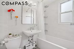 310 E 49th St, New York City, NY 10017 - Photo 5