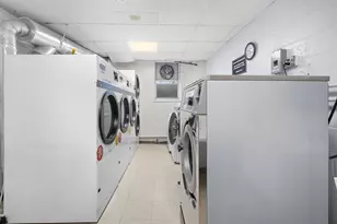 54-40 Little Neck Pkwy, Little Neck, NY 11362 - Photo 23