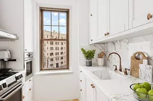 299 W 12th St, New York City, NY 10014 - Photo 5