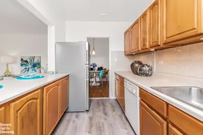 3840 Greystone Avenue #5L, New York City, NY 10463 - Photo 11