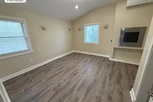 162-16 77th Rd, New York City, NY 11366 - Photo 5