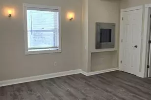 162-16 77th Rd, New York City, NY 11366 - Photo 13