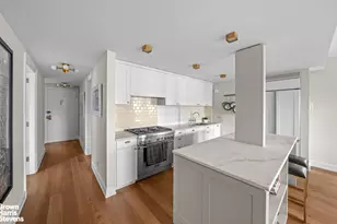 32 Washington Square W, New York City, NY 10011 - Photo 11