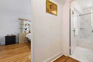 205 E 238th St, New York City, NY 10470 - Photo 9