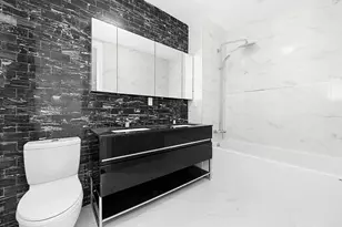 11-12 44th 44th Dr, New York City, NY 11101 - Photo 5