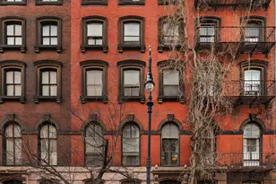 35 Stuyvesant St, New York City, NY 10003 - Photo 1