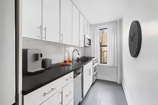 305 W 18th St, New York City, NY 10011 - Photo 5