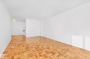 300 E 40th St, New York City, NY 10016 - Photo 5