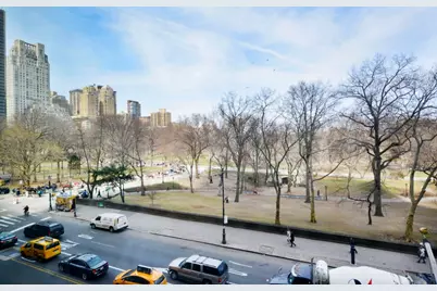 160 Central Park S #414, New York, NY 10019 - Photo 1