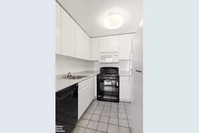 236 E 47th Street #30B, New York City, NY 10017 - Photo 5