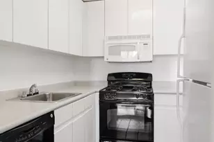 236 E 47th St, New York City, NY 10017 - Photo 5