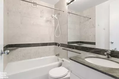 236 E 47th Street #30B, New York City, NY 10017 - Photo 7