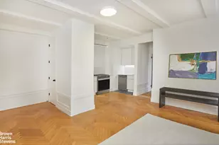 140 W 71st St, New York City, NY 10023 - Photo 3