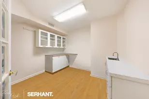 225 E 47th St, New York City, NY 10017 - Photo 11