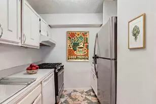 170 W 23rd St, New York City, NY 10011 - Photo 3