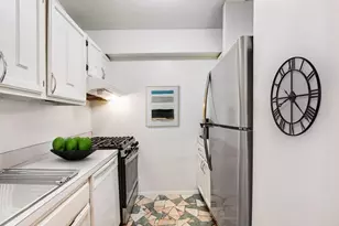 170 W 23rd St, New York City, NY 10011 - Photo 3