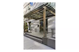 211 E 51st St, New York City, NY 10022 - Photo 11