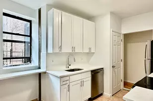 209 W 108th St, New York City, NY 10025 - Photo 3