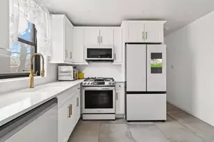 1165 E 54th St, New York City, NY 11234 - Photo 9