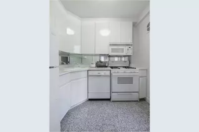 116 Central Park S #10G, New York City, NY 10019 - Photo 5