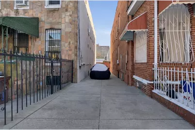 124 Lott Avenue, New York City, NY 11212 - Photo 3