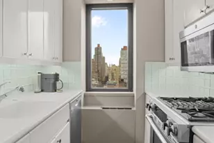 530 E 76th St, New York City, NY 10021 - Photo 5