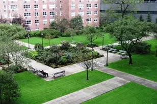 345 W 58th St, New York City, NY 10019 - Photo 13